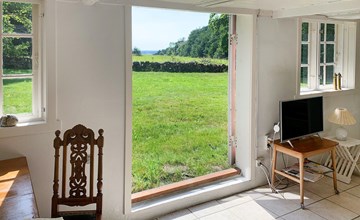 Cozy home in Aakirkeby with WiFi 2