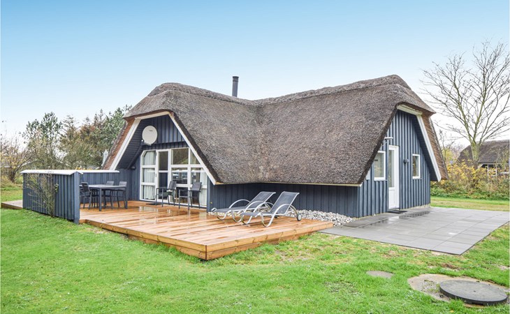 Lovely home in Blåvand with kitchen 1