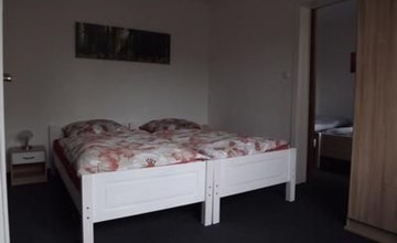 mit Garten, Grill und Terrasse 3