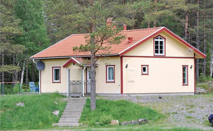 3 bedroom lovely home in Hedekas 1