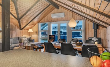 "Mimi" - 120m from the sea 2