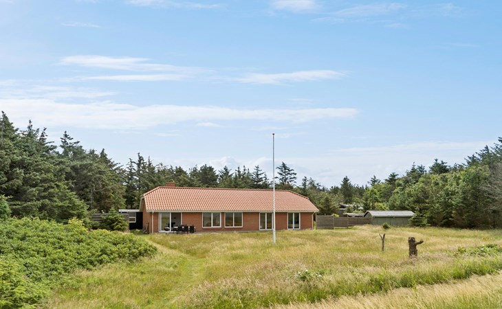 4 bedroom beach front home in Thyholm 1
