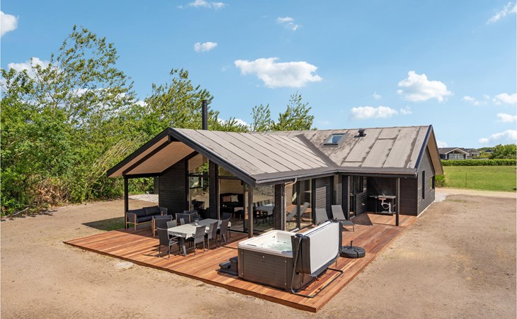 Nice home in Tarm with WiFi 1