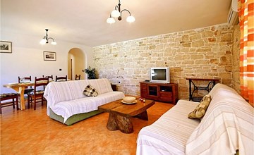 Prachtig huis in Tinjan met wifi 2