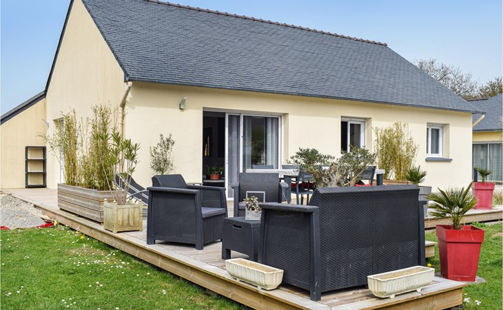 3 bedroom gorgeous home in Milizac 1