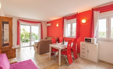 1 bedroom beautiful apartment in Makarska 2