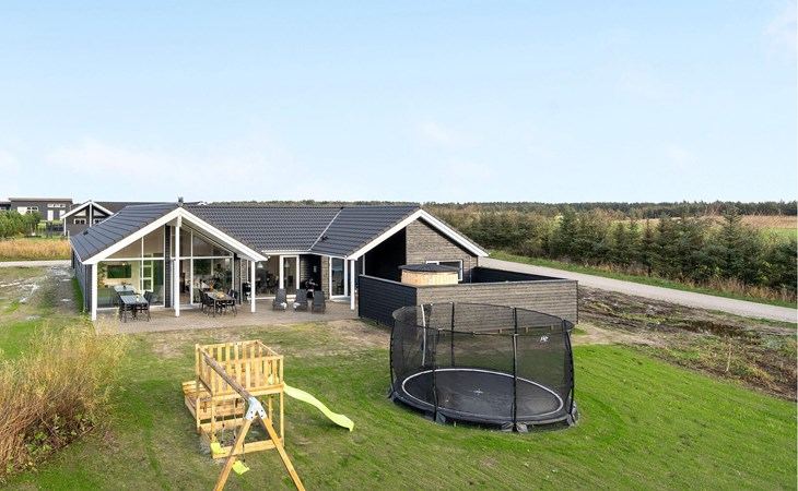 Cozy home in Løkken with sauna 1