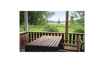 Cozy home in Katrineholm with lake view 2
