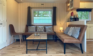 3 bedroom stunning home in Heinkenszand 2