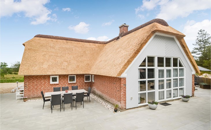 Nice home in Oksbøl with sauna 1