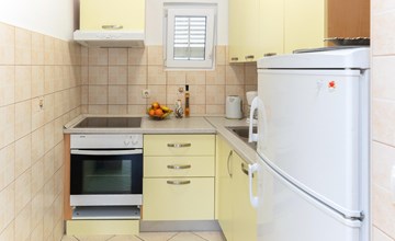 Nice apartment in Makarska with lake view 3