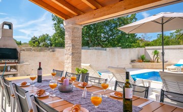 Family villa Nicole 2