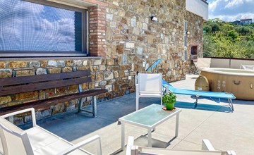 Stunning home in Laureana Cilento 2