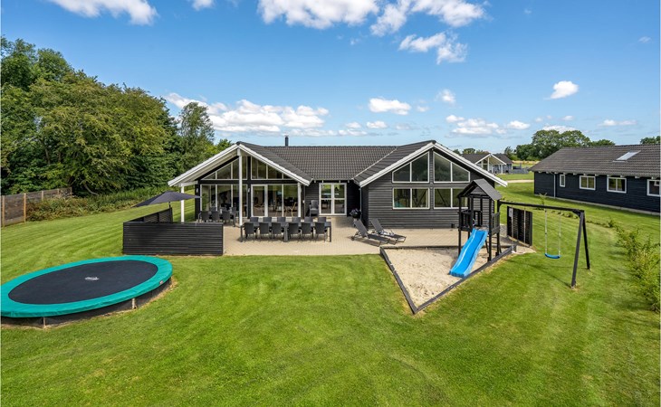 7 bedroom cozy home in Sydals 1