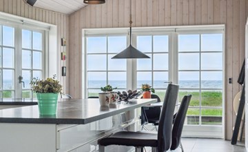 "Dory" - 30m from the sea 2