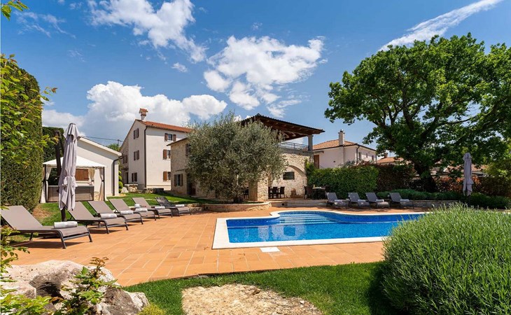 Pet friendly home in Vizinada with WiFi 1