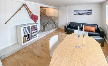 Stunning apartment in Arendal with WiFi 3