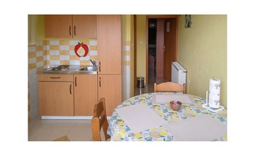 1 bedroom beautiful apartment in Vrbnik 3