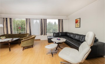 5 bedroom pet friendly home in Vestnes 2