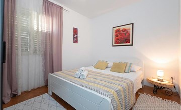 Pet friendly apartment in Omis with WiFi 3