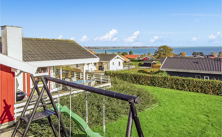3 bedroom awesome home in Sjølund 1