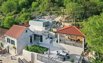 Stunning home in Donji Prolozac 2