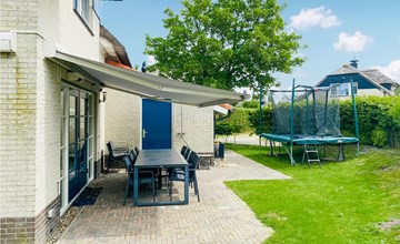 Gorgeous home in Makkum with kitchen 2