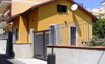 mit Terrasse, Garten und Grill 3