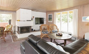 Lovely home in Hvide Sande with sauna 3
