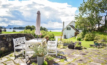 Lovely home in Fusa with kitchen 2