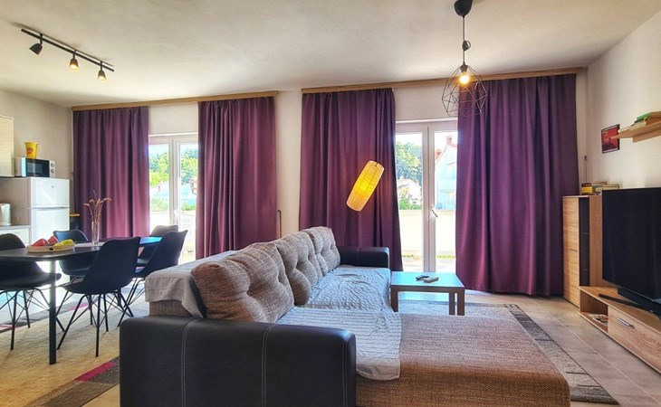 Große Wohnung in Palit mit Privatem Balkon 1