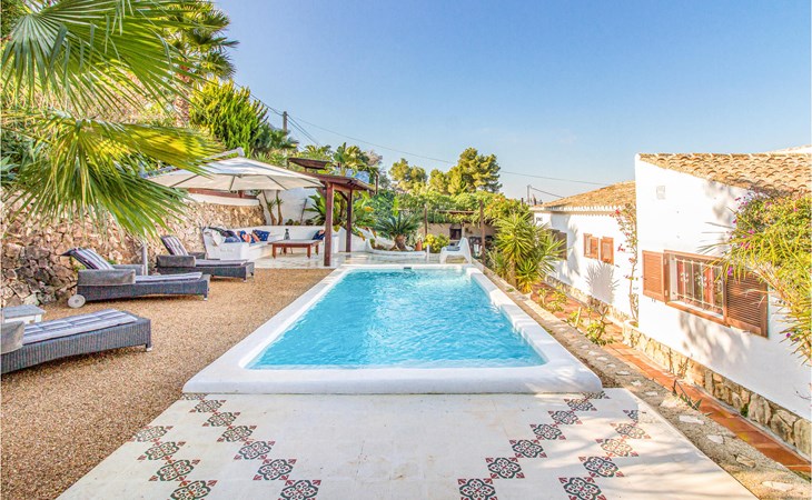 3 bedroom pet friendly home in Trencall 1
