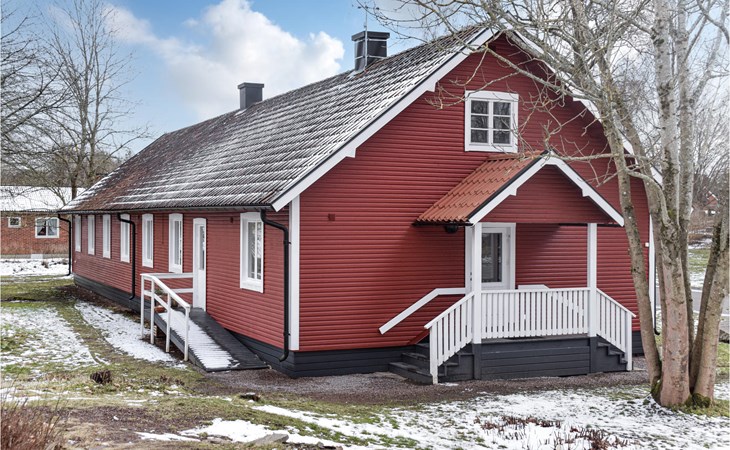 Nice home in Orrefors with jacuzzi 1