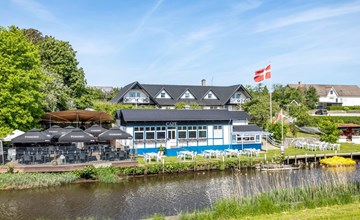 "Gilbert" - 500m from the sea 3