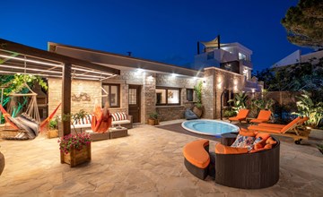 Lemonia für 6 Personen und 3 Kinder 2