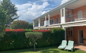 Moderne Wohnung in Mougins mit eigenem Garten 2