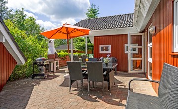 4 bedroom beautiful home in Oksbøl 2