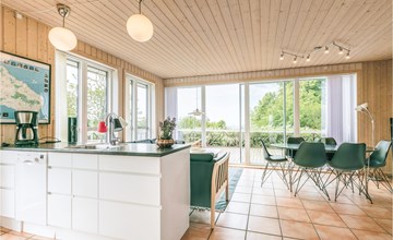 4 bedroom lovely home in Hasle 2