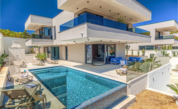 Nice home in Marina with kitchen 1