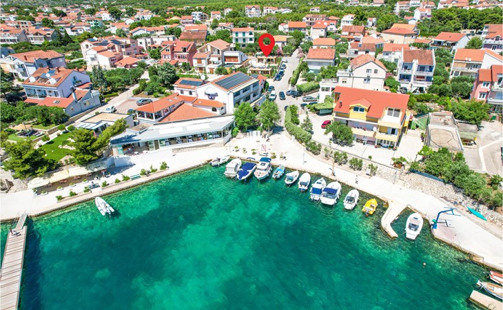 Gorgeous home in Brodarica 1