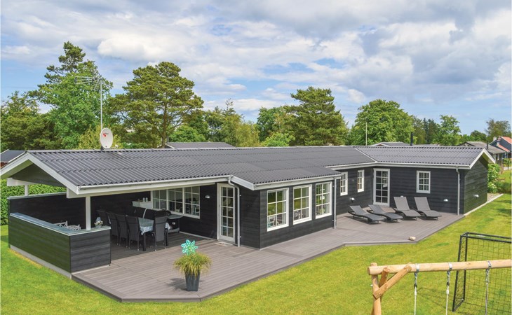 Nice home in Hadsund with WiFi 1