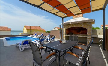 Cozy home in Maslenica with WiFi 2