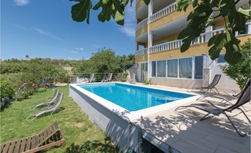 Amazing apartment in Zrnovnica 2