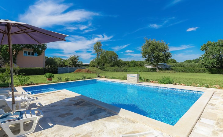 Ana Lucia (RCA508) 1