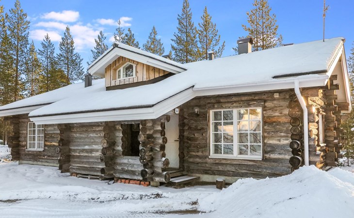 Lomaylläs a 13 / Hotellintie 1 a 1