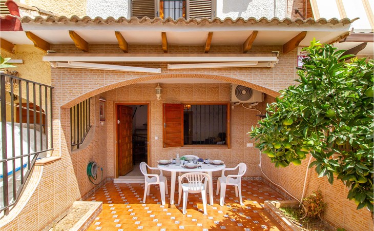 2 bedroom awesome home in Los Alcázares 1