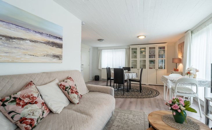 Zeelucht with private garden 1