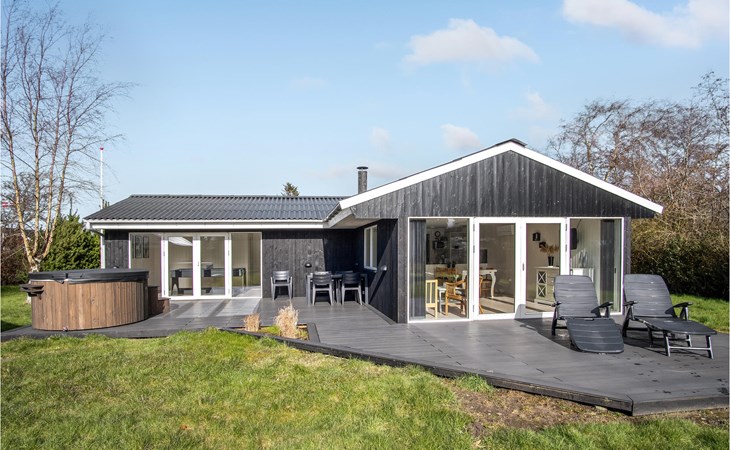 Stunning home in Hemmet with kitchen 1