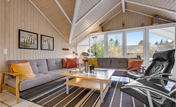 Nice home in Dronningmølle with sauna 3