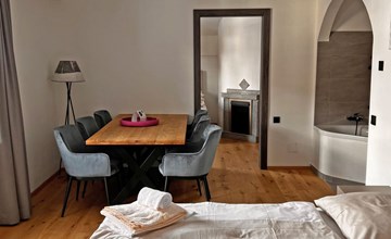 Suite bis zu 4 P. & Wellnessbereich 2